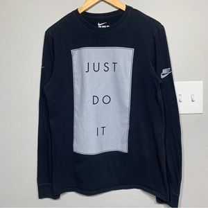 The Nike Tee Just Do It Athletic Cut Black Long Sleeve Sz M